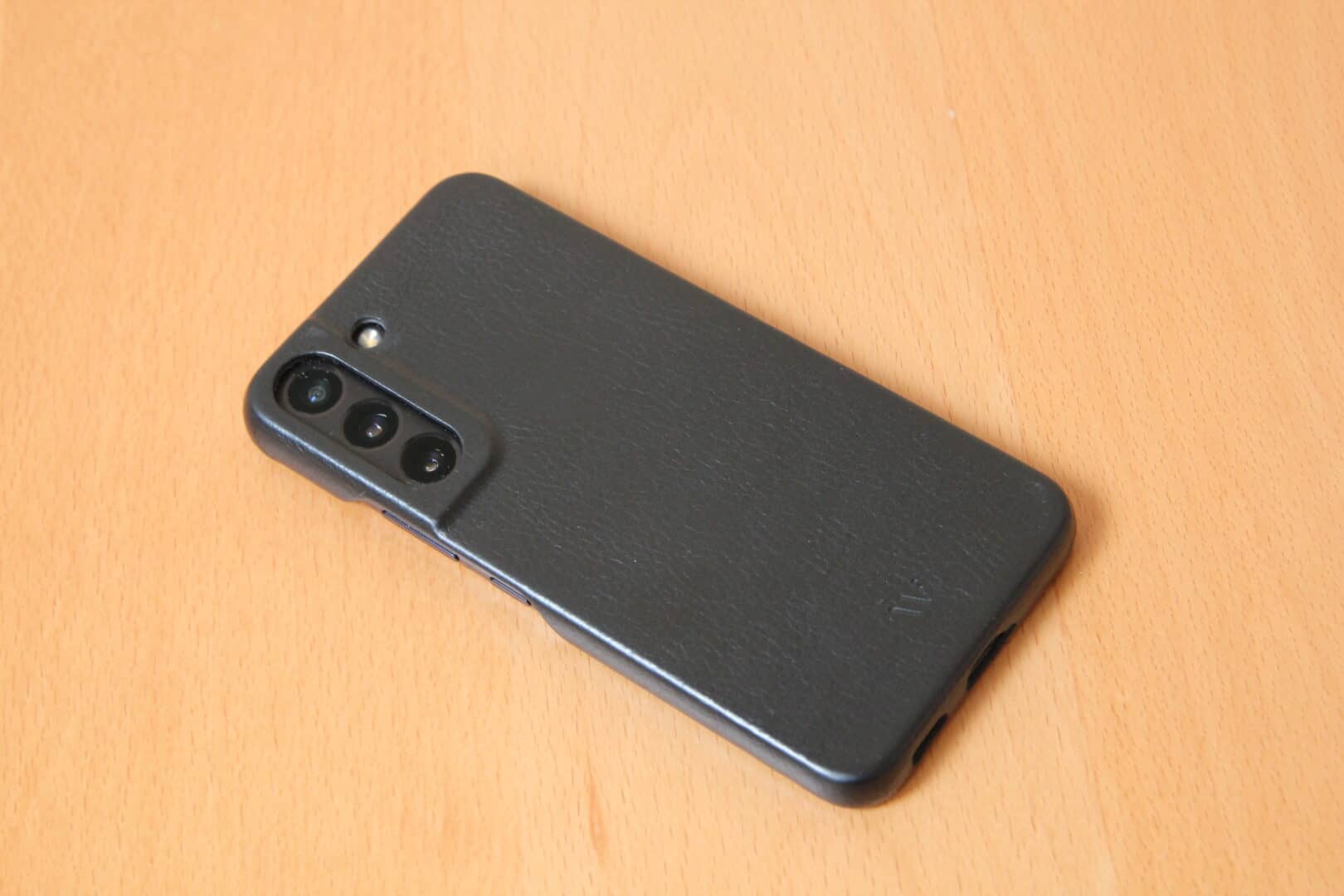 wiiuka skiin Lederhülle für das Galaxy S22 in schwarz